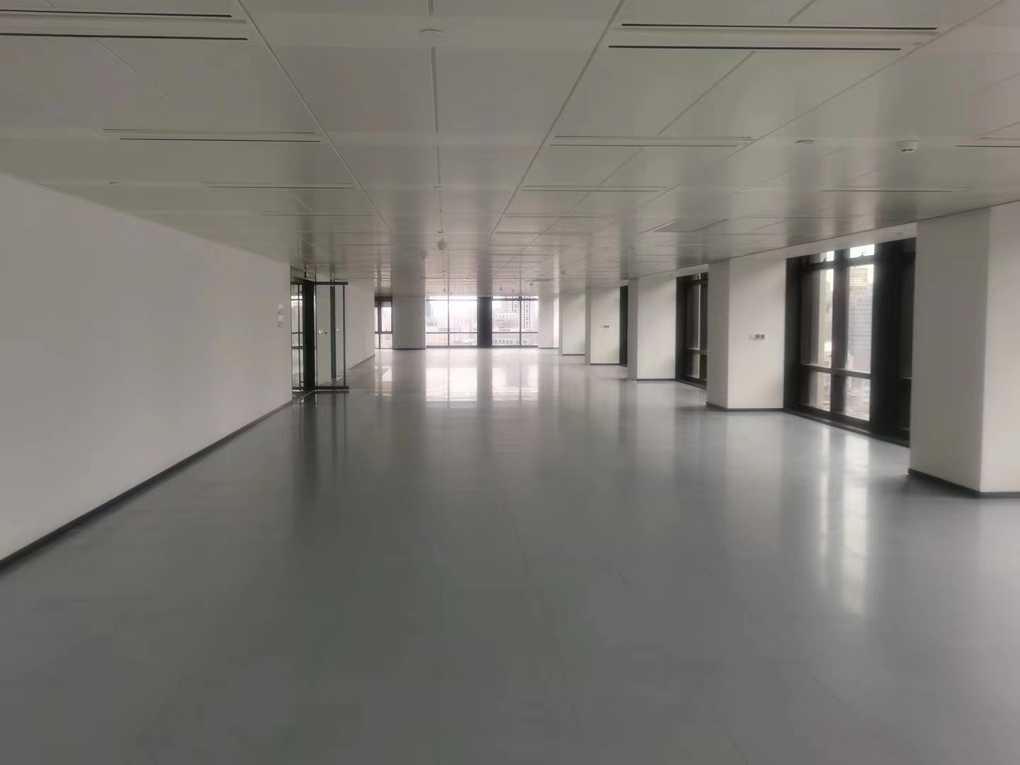 中美信托金融大厦